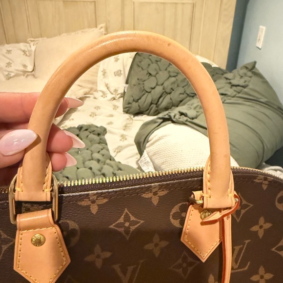 Louis Vuitton Alma PM Authentic - Picture 6 of 11